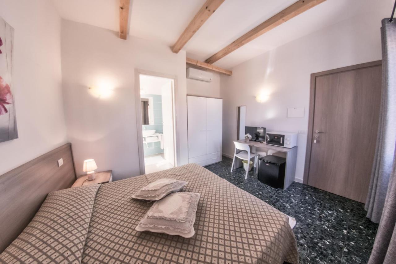 B&B Da Nicoletta San Pantaleo Exterior photo